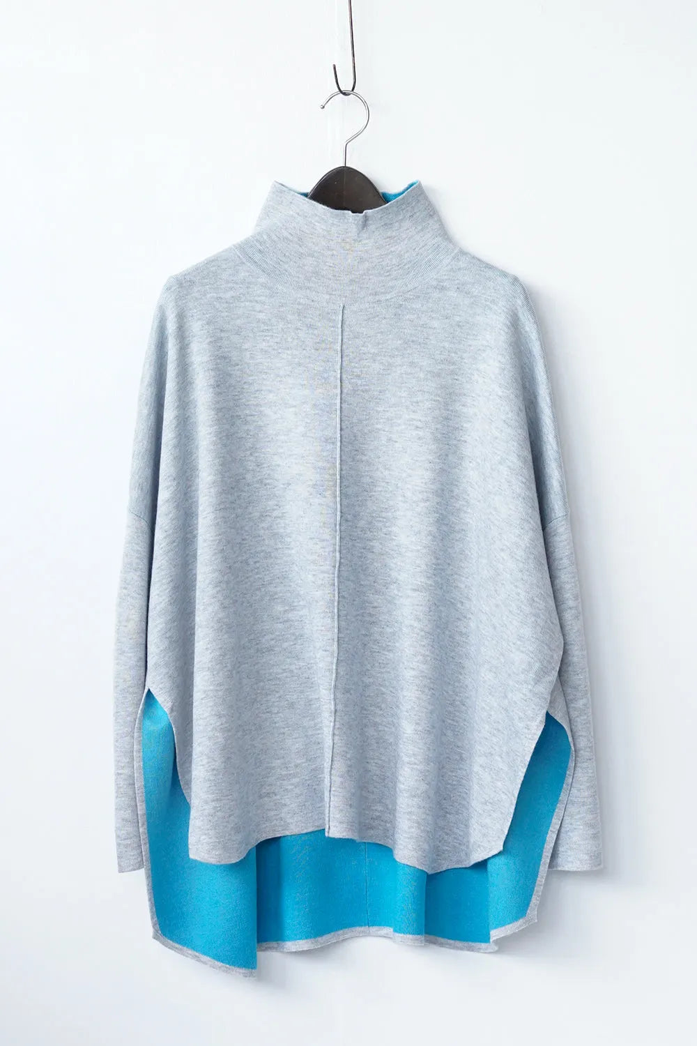 リバーシブルポンチョ風ニット