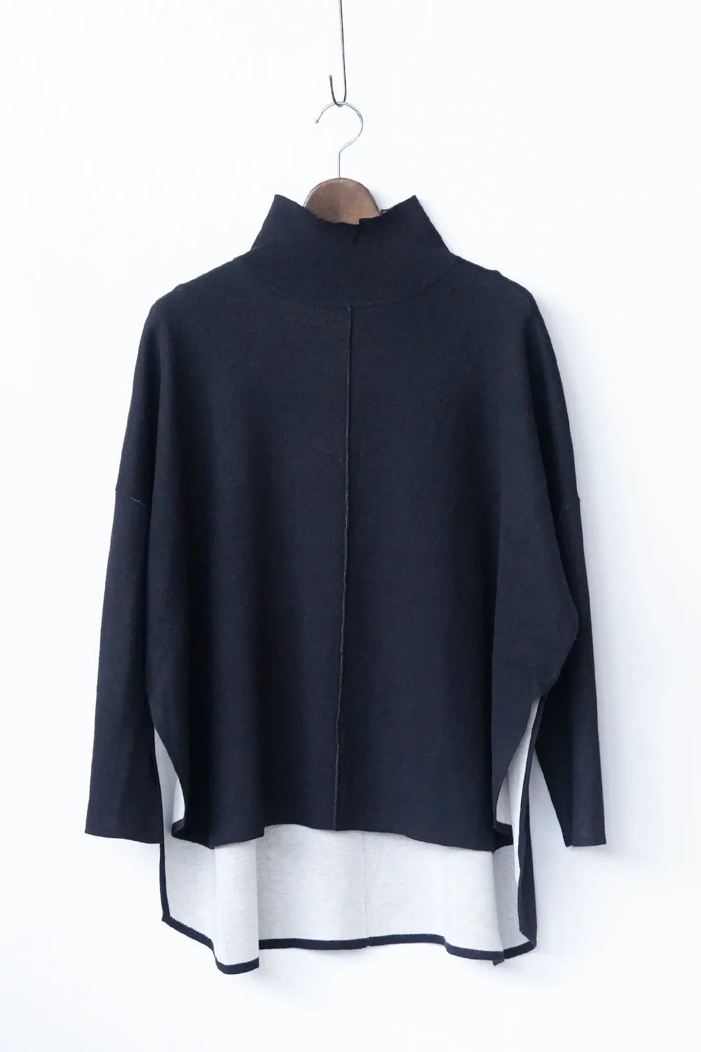 リバーシブルポンチョ風ニット