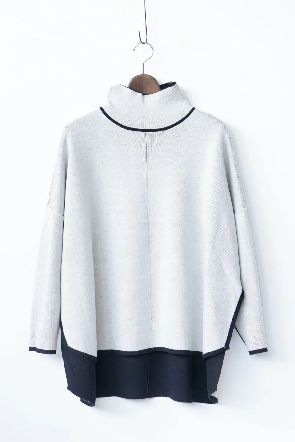 リバーシブルポンチョ風ニット