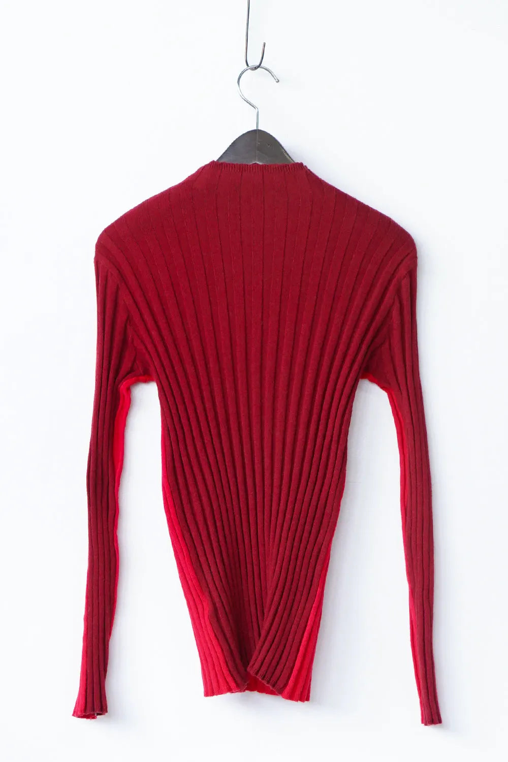 前後バイカラーハイネックニットソー