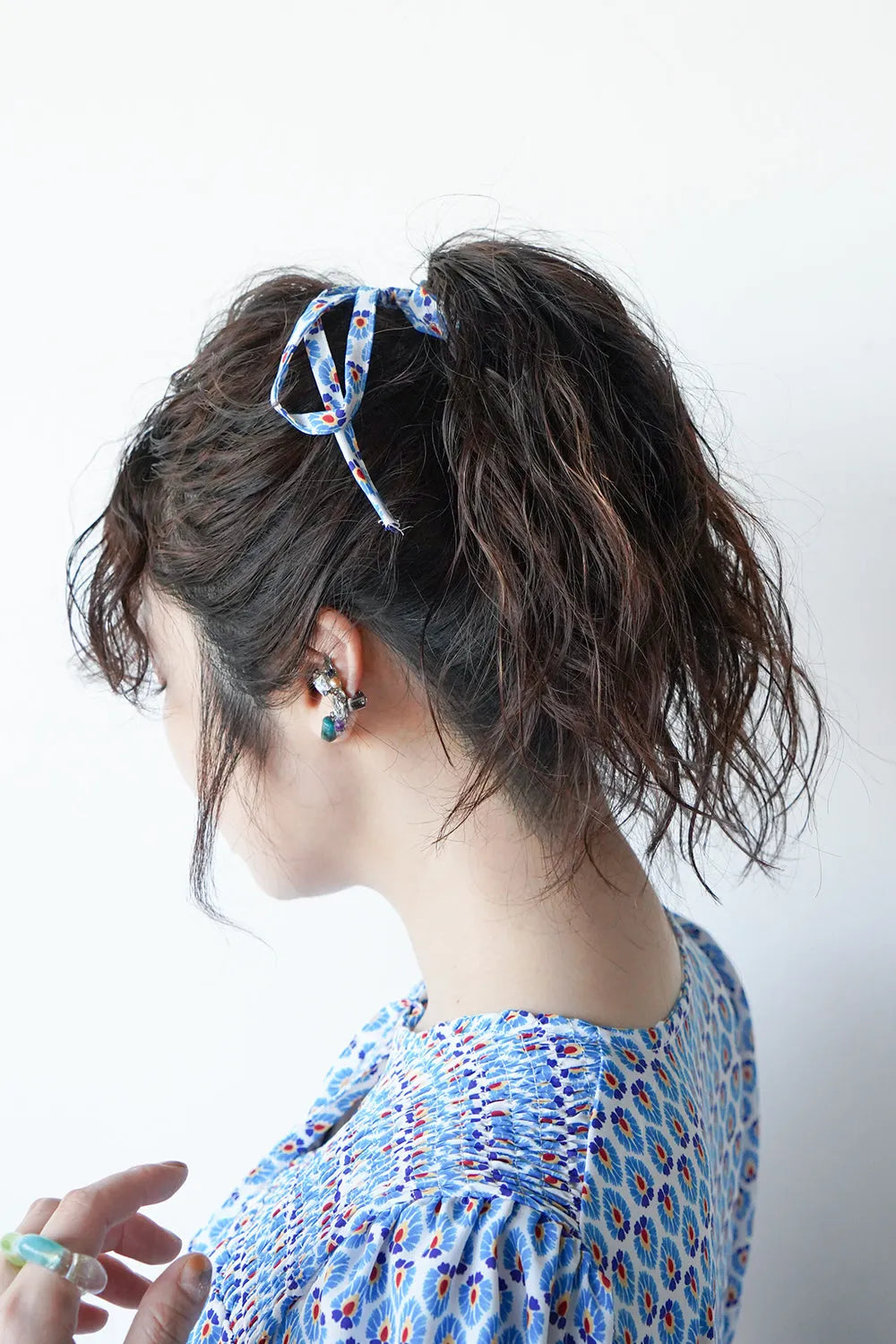 ボタニカル柄ネックシャーリングティアードワンピース