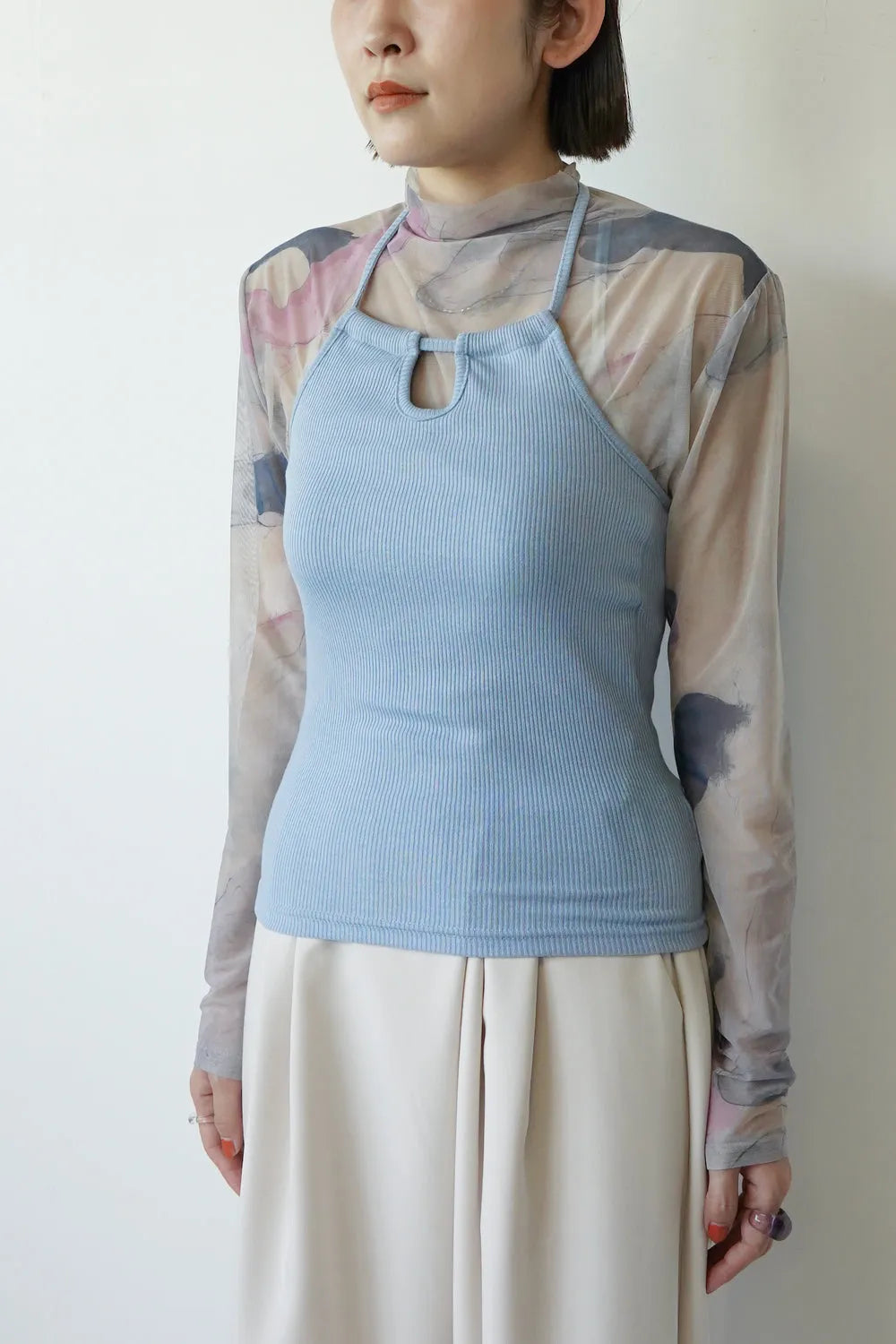 ホルターネックカップ付きキャミソール