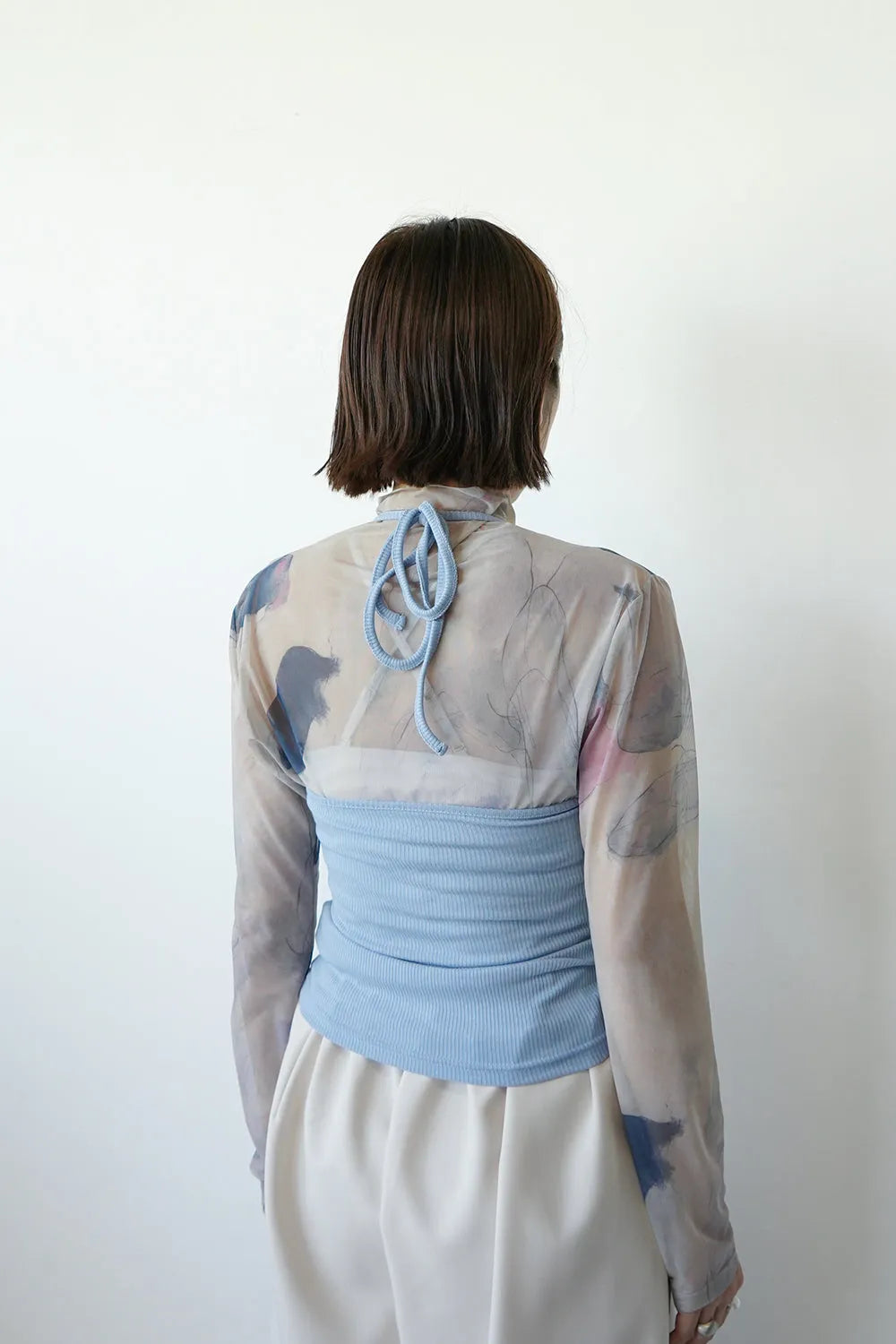 ホルターネックカップ付きキャミソール