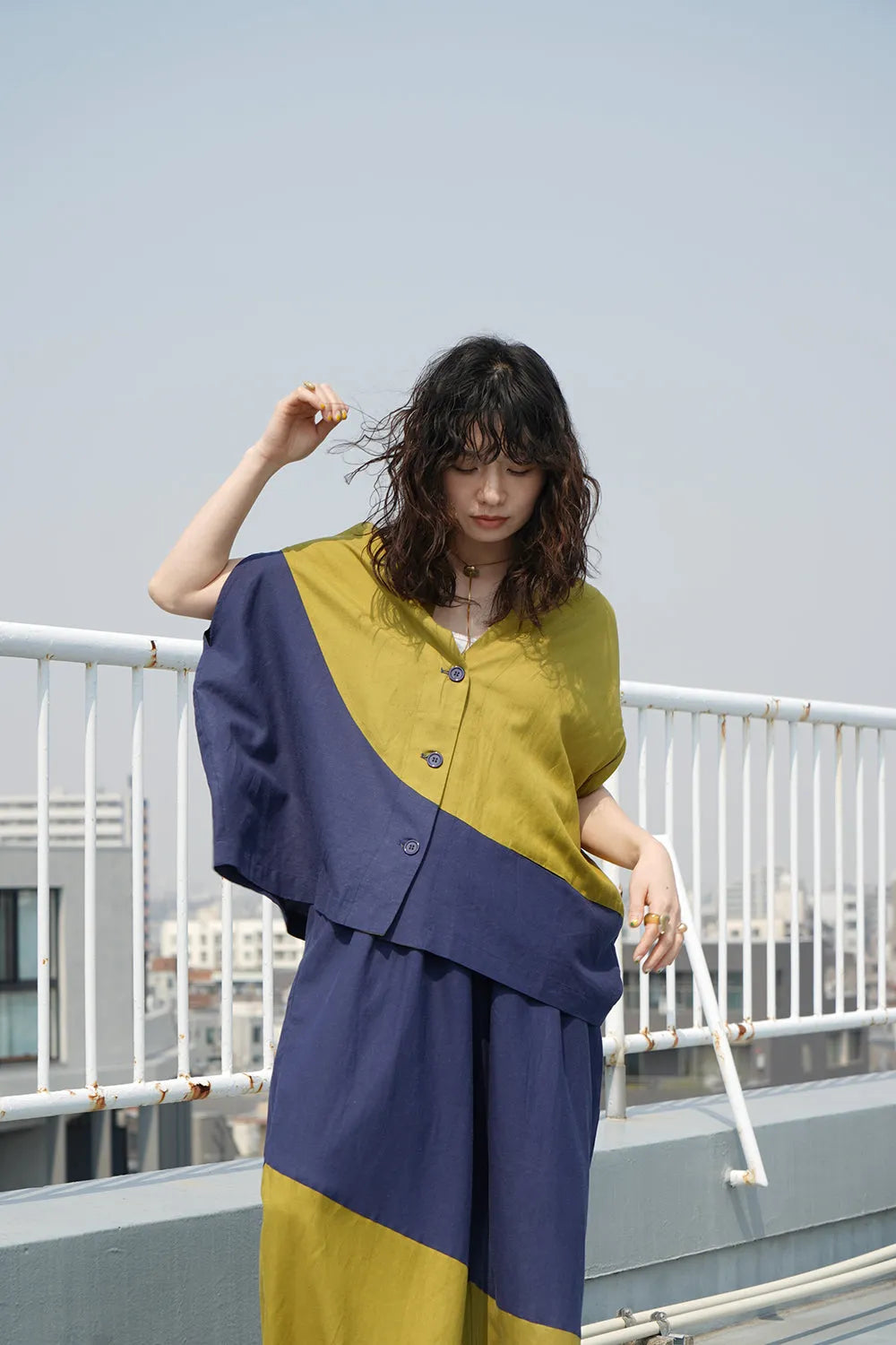 【LILA n' citta】リネンレーヨン丸形プルオーバー