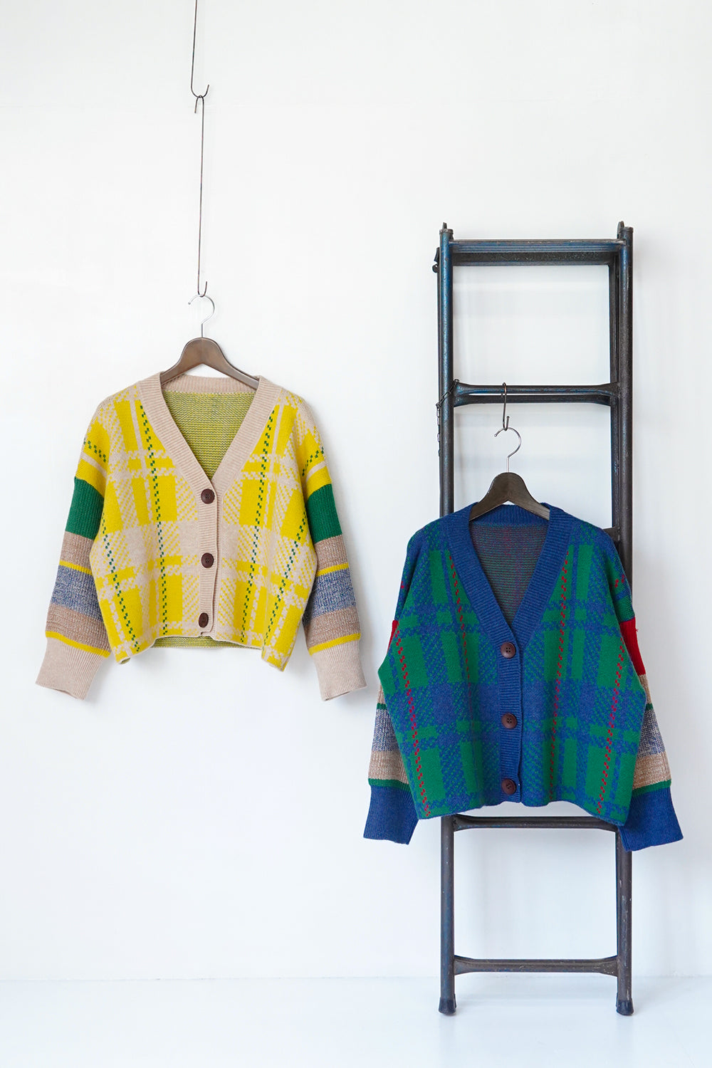 マルチチェックニットカーディガン – LILA & CITTA ONLINE SHOP