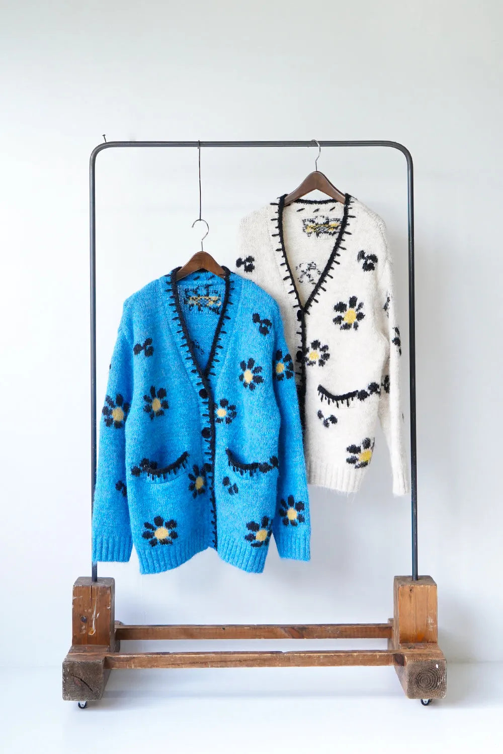 フラワー編みビッグニットカーディガン