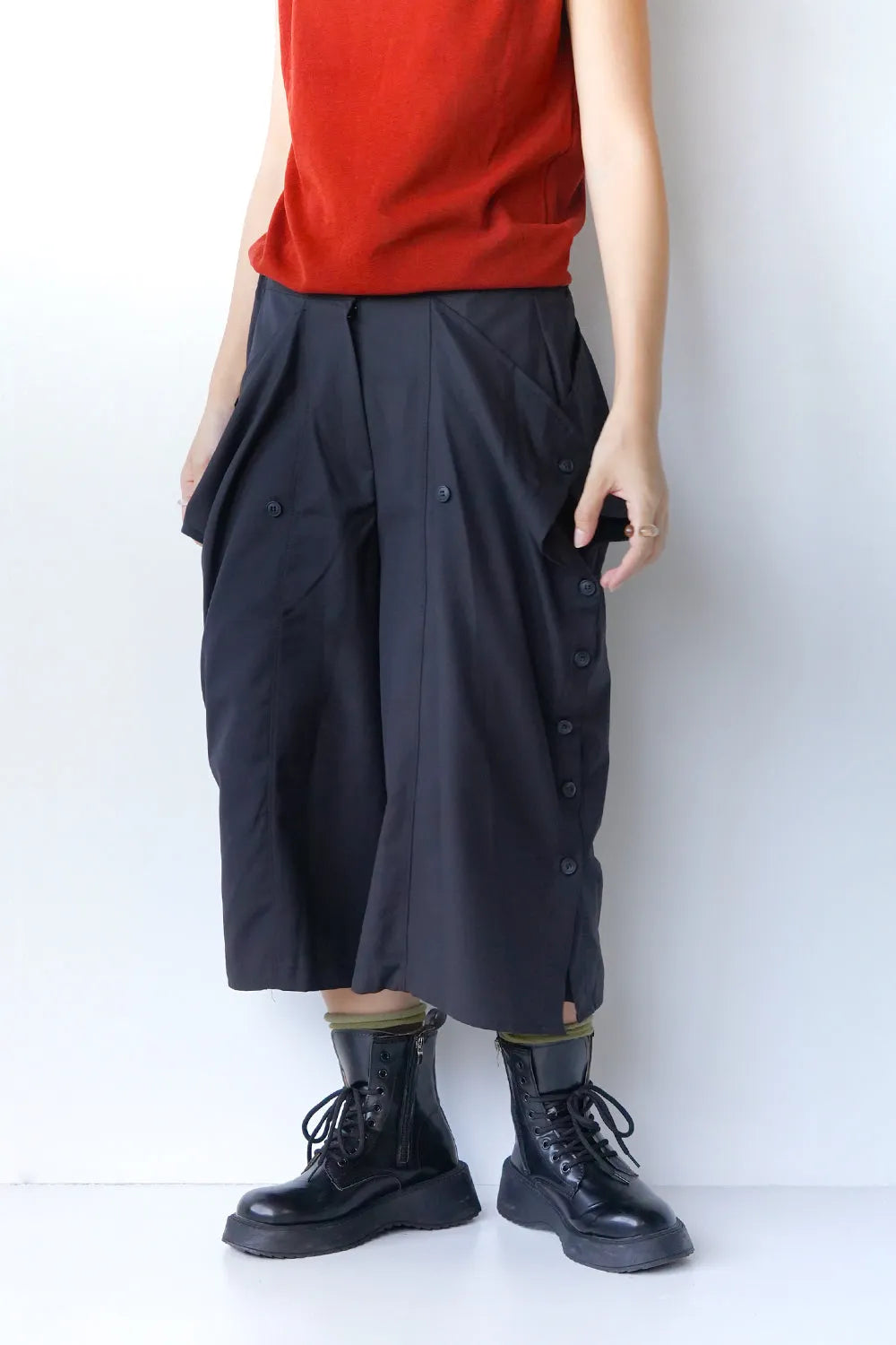 ボタンアレンジハーフワイドパンツ