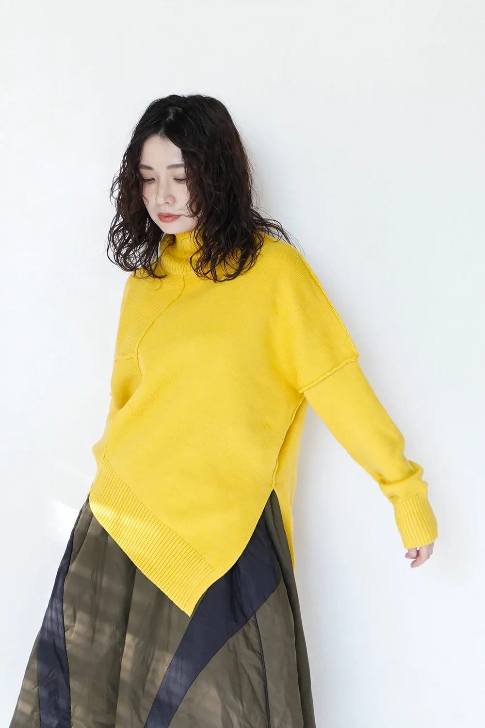 【MICALLE MICALLE】アンバランス変形タートルニット