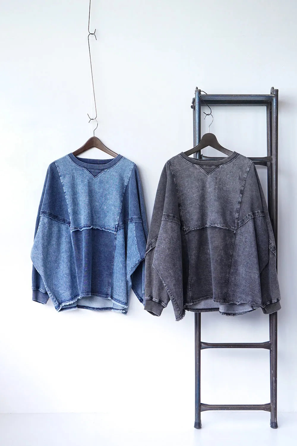 ケミカルデニム裏毛ドルマンプルオーバー