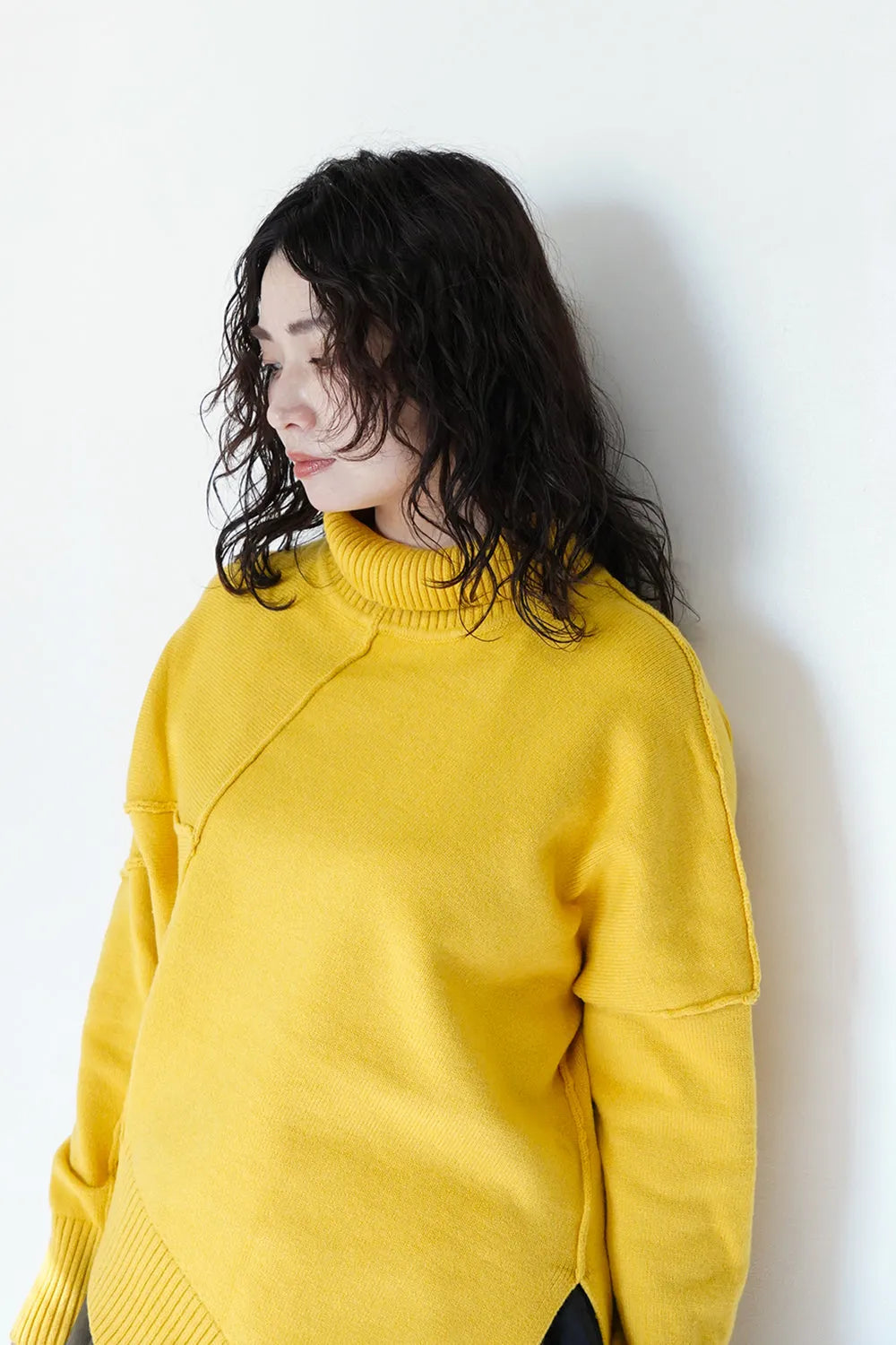 【MICALLE MICALLE】アンバランス変形タートルニット