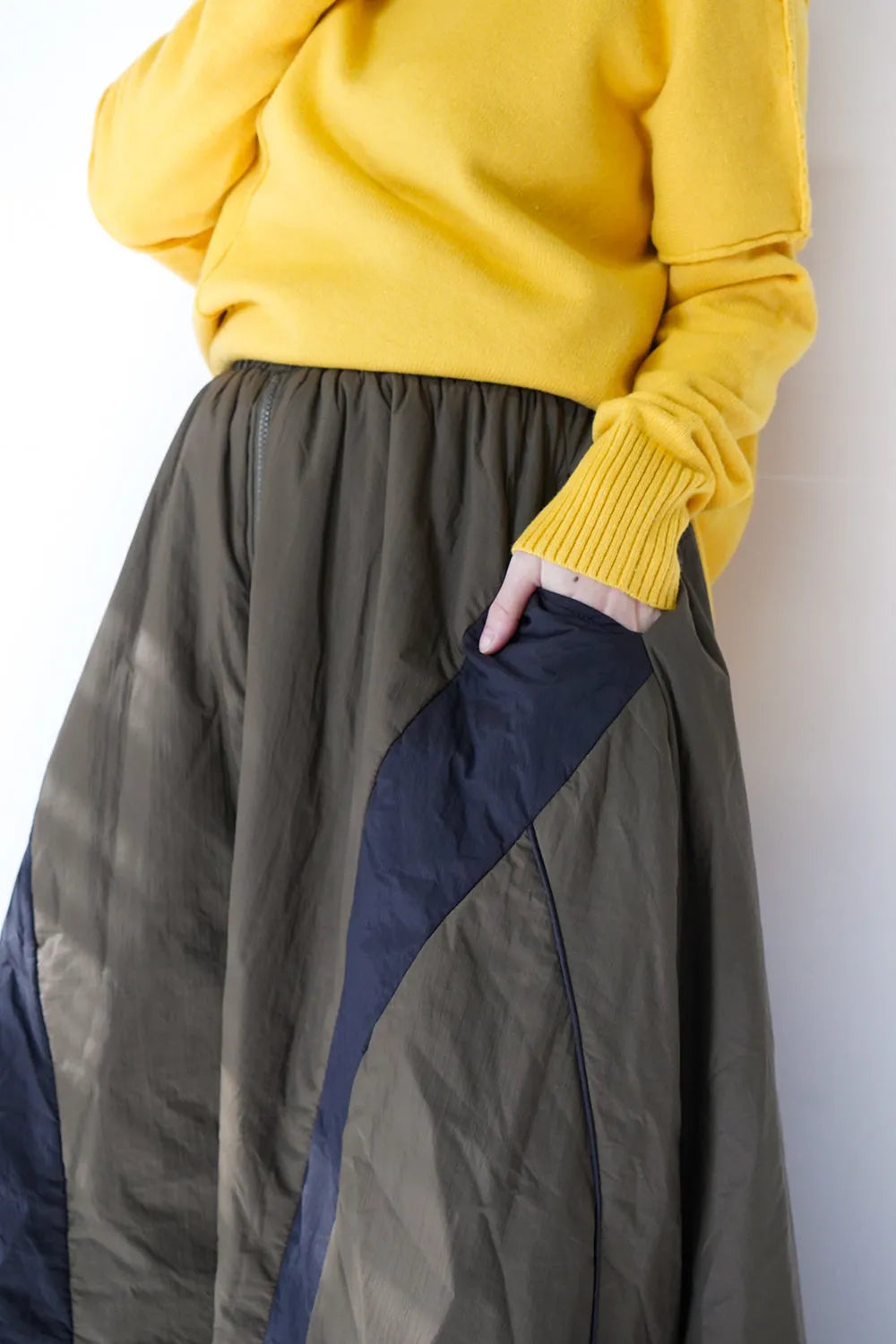 サイドラインフロントジップ中綿バルーンスカート