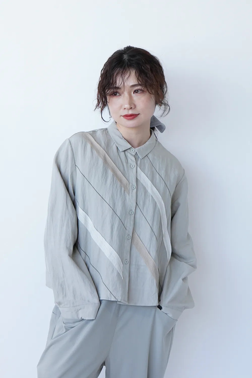 斜め配色ラインシャツ