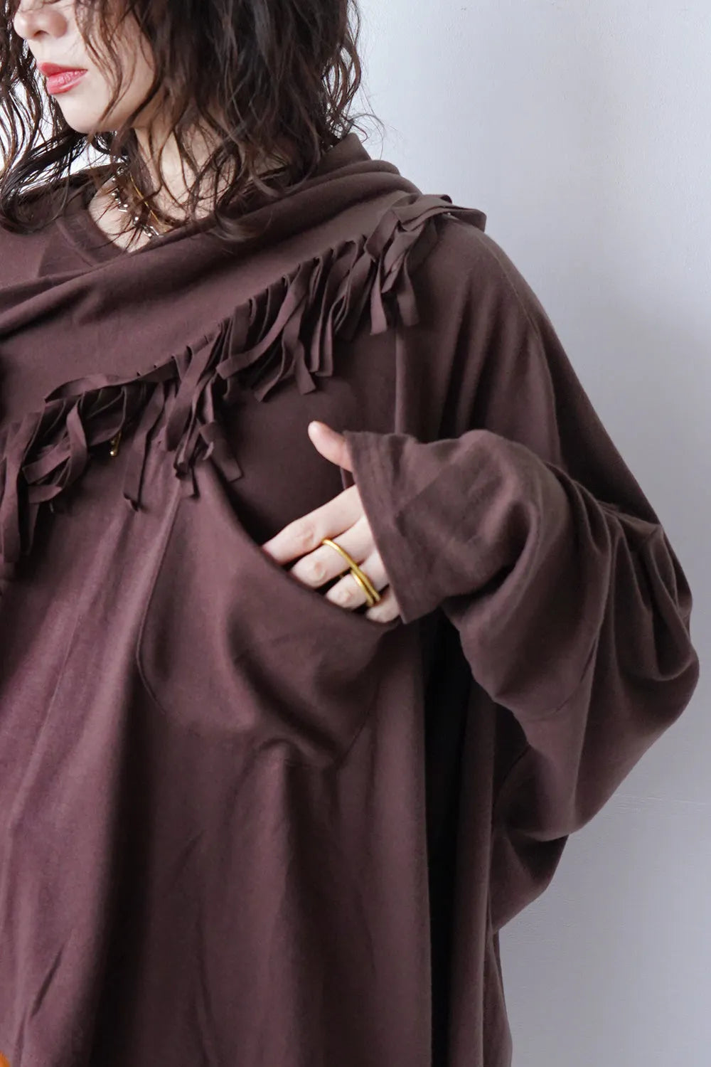 フリンジスヌード付きワイドプルオーバー