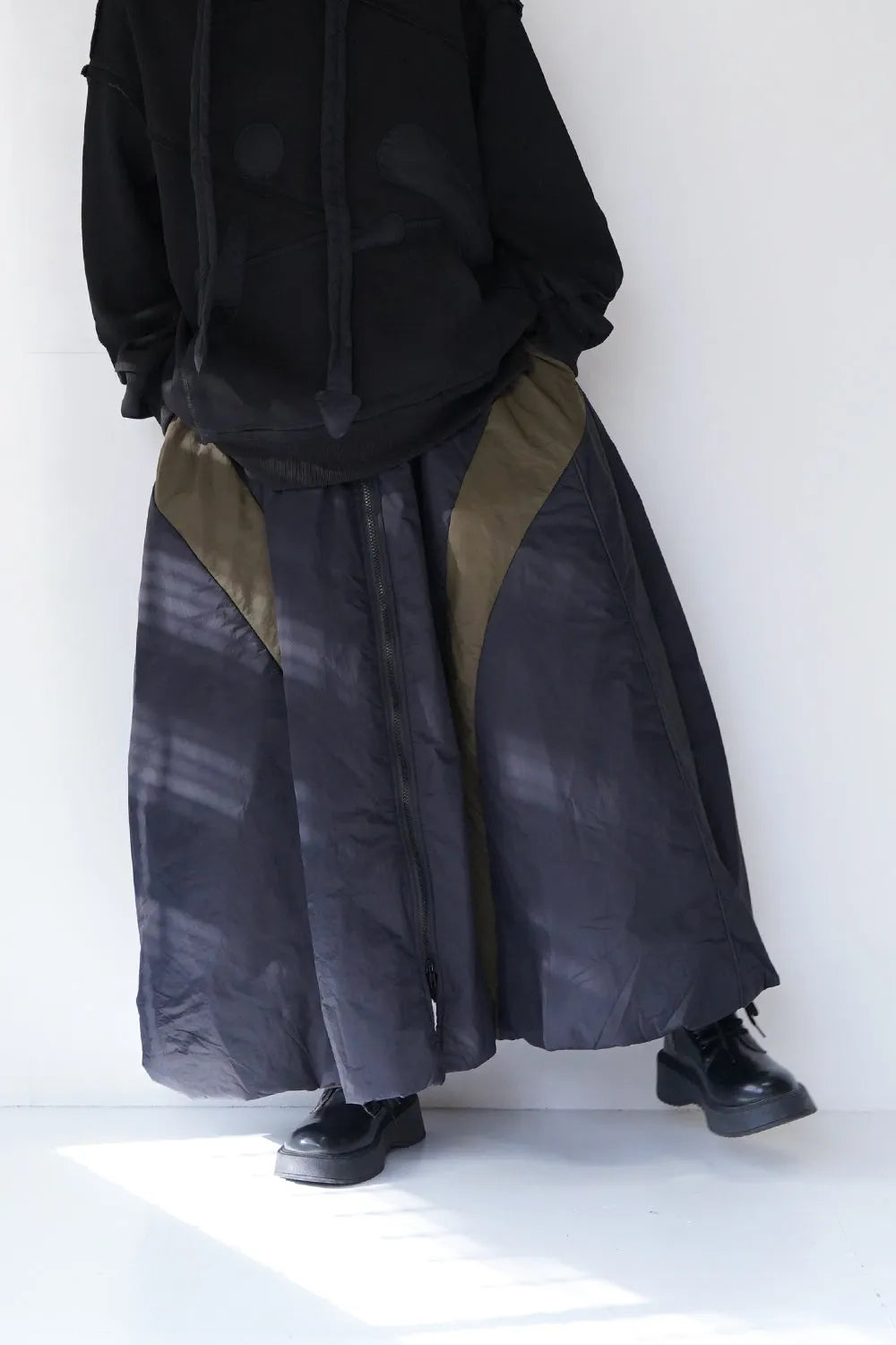 サイドラインフロントジップ中綿バルーンスカート