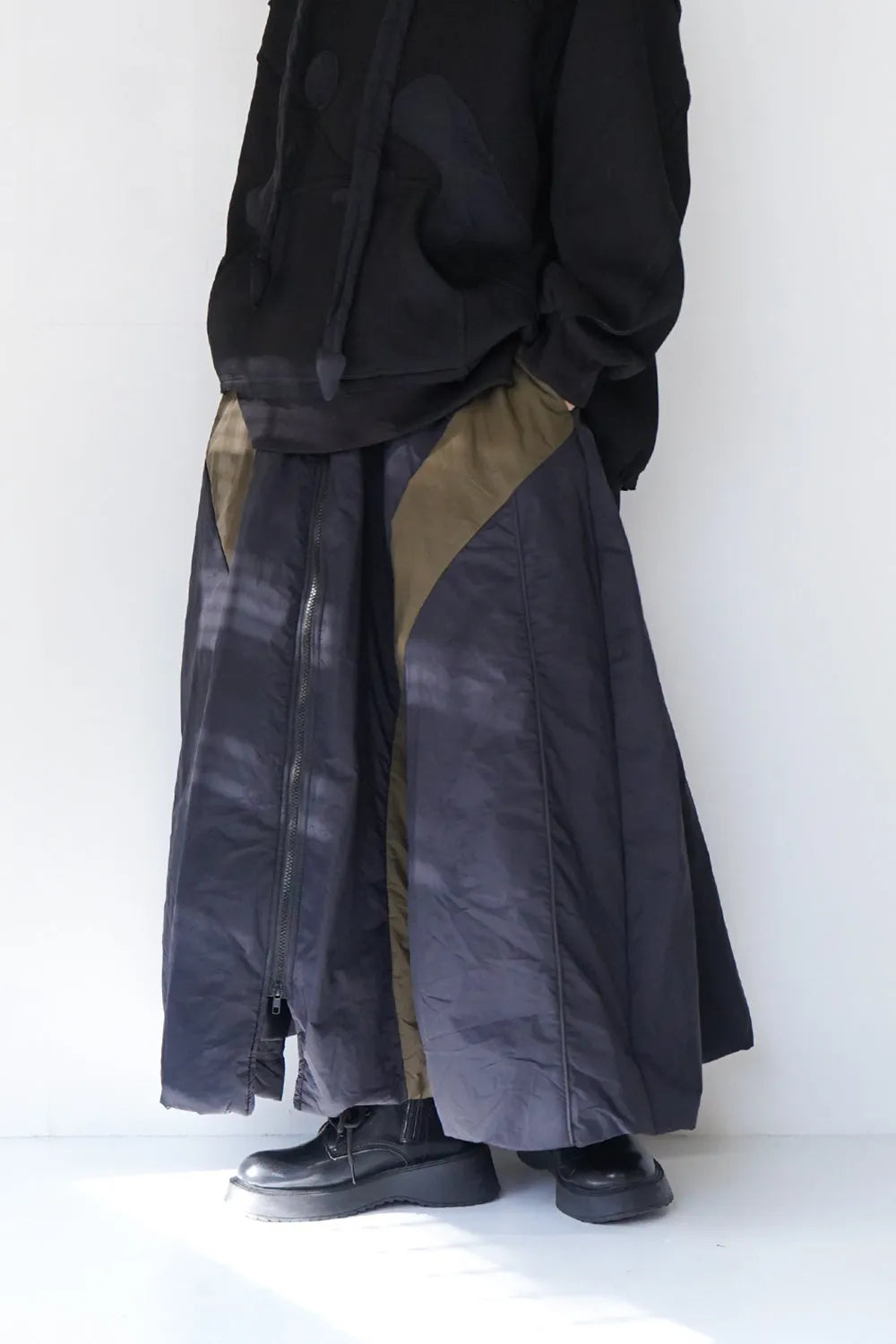 サイドラインフロントジップ中綿バルーンスカート