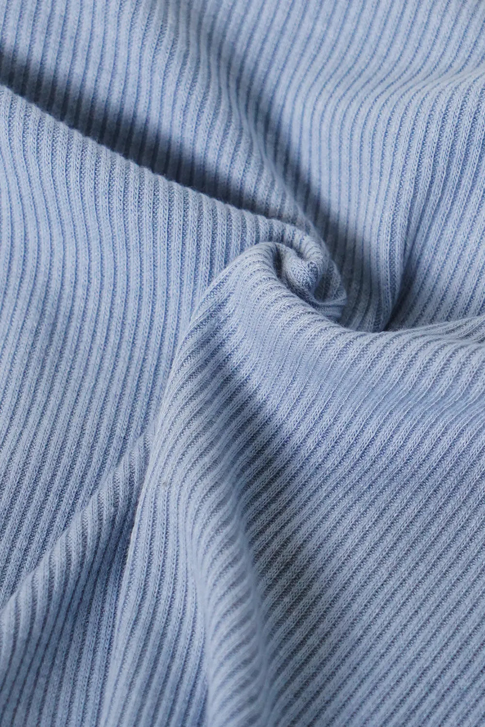 ホルターネックカップ付きキャミソール