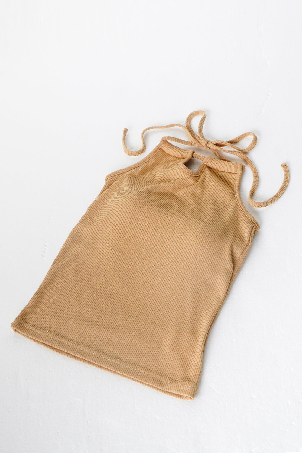 CLANE（クラネ）の「HALTER NECK CUP IN TOPS（キャミソール