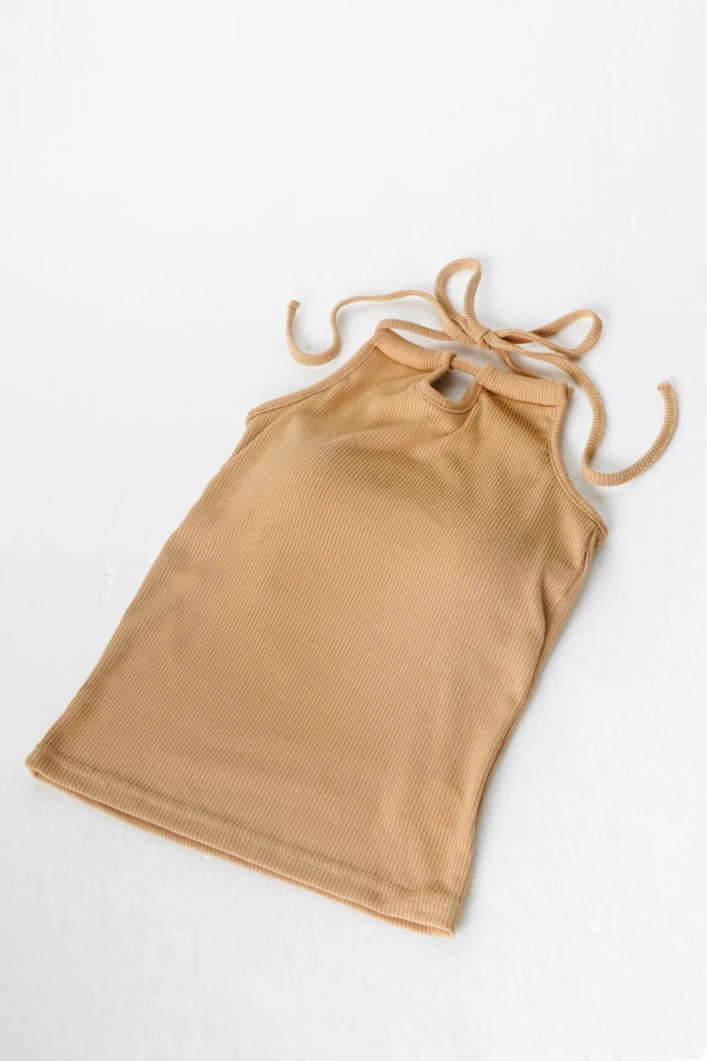 ホルターネックカップ付きキャミソール