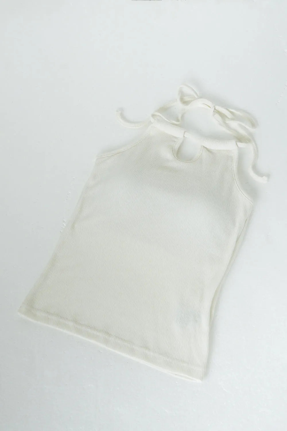 ホルターネックカップ付きキャミソール