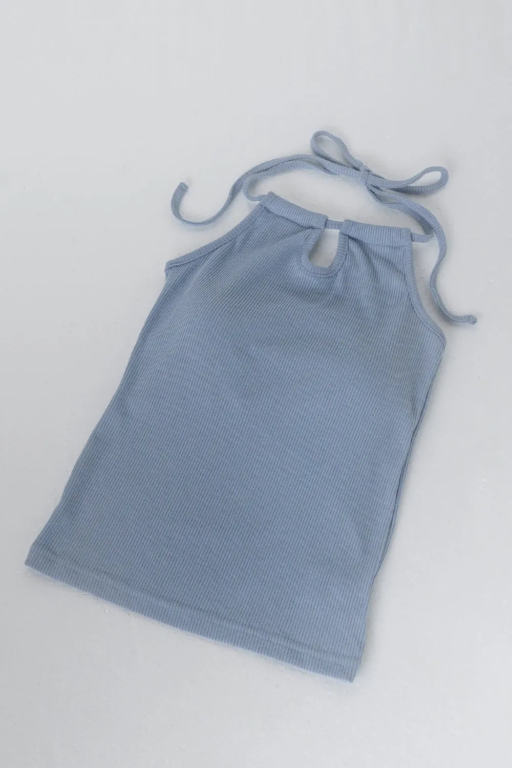 ホルターネックカップ付きキャミソール