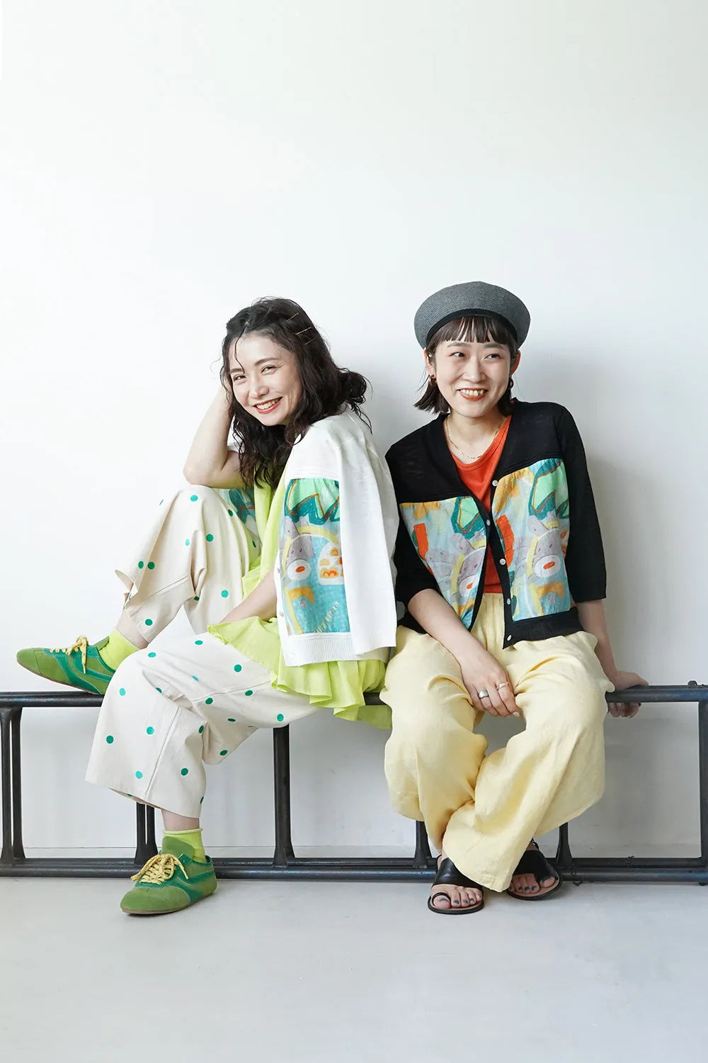 幾何学プリント切替カーデ