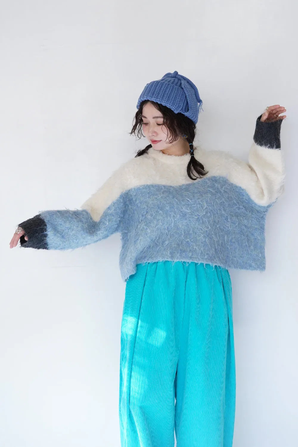 ウェーブ配色ショートニット