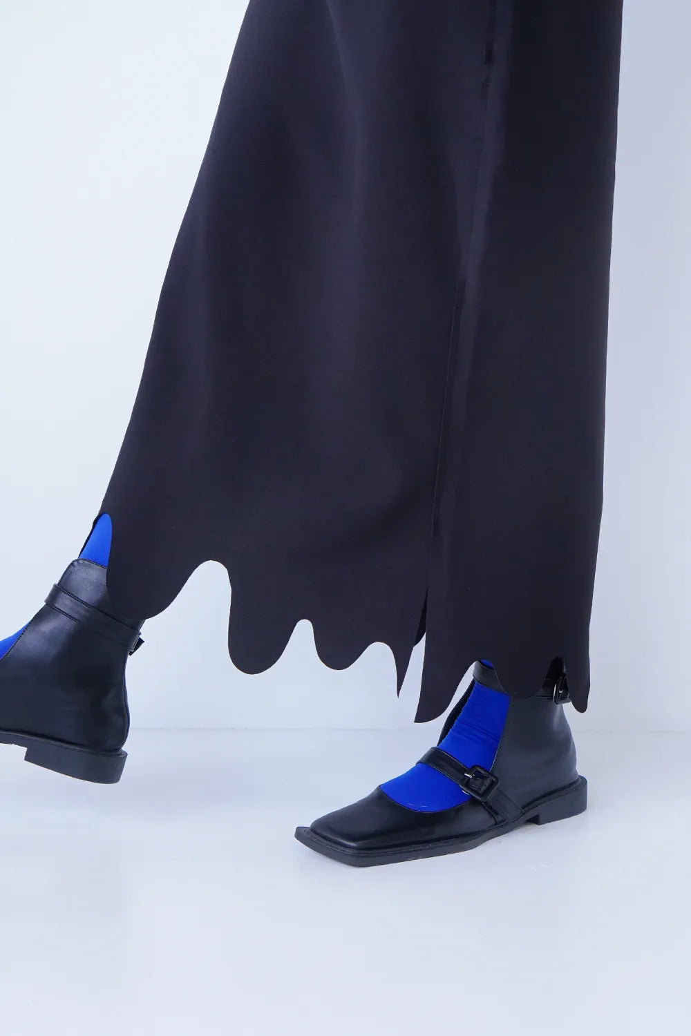 ヘムスカラップタイトスカート