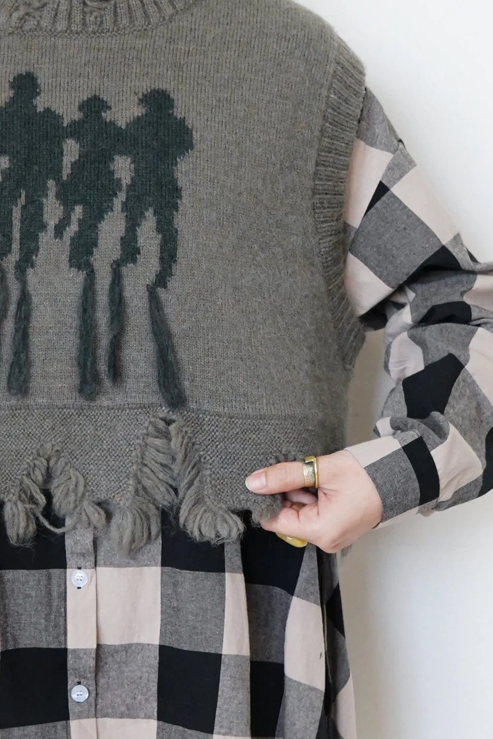 人柄？ダメージニットベスト