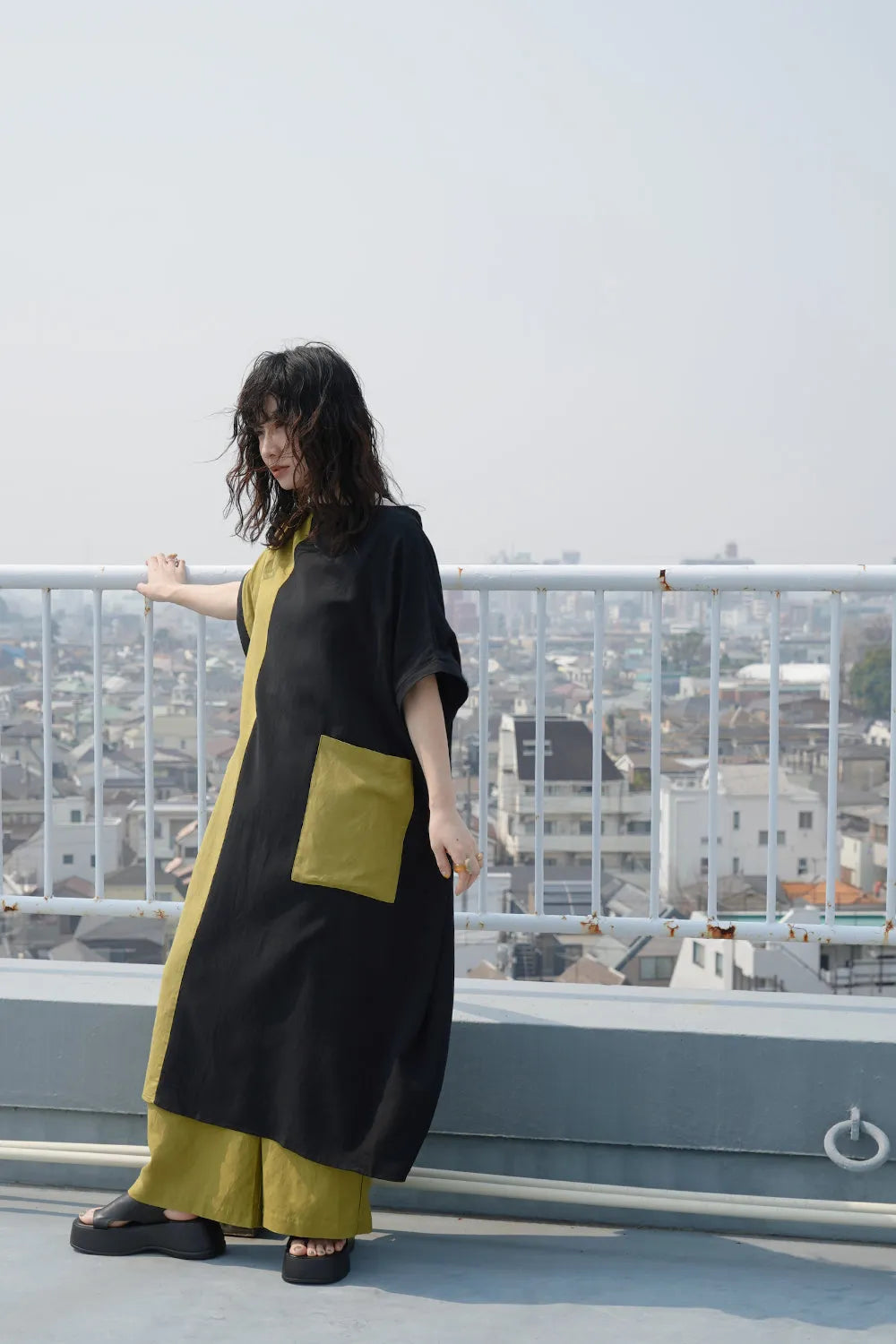 【LILA n’ citta】リネンレーヨンバイカラーワンピース