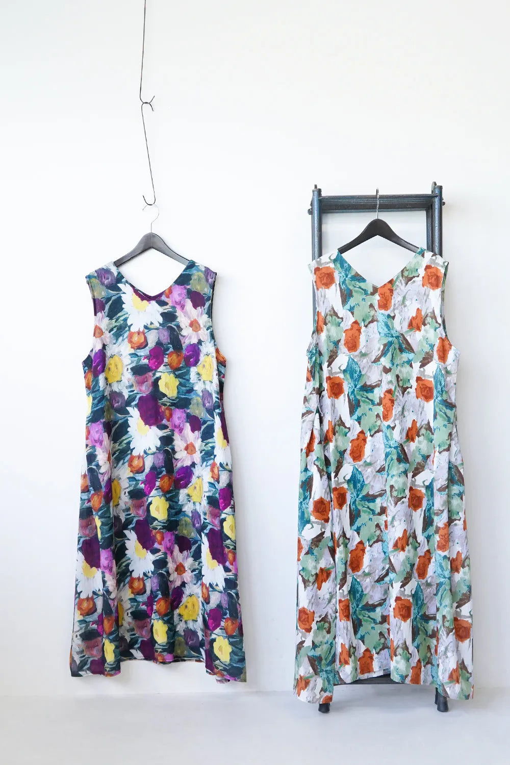 水彩大花柄前後Vネックフレアワンピース – LILA & CITTA ONLINE SHOP