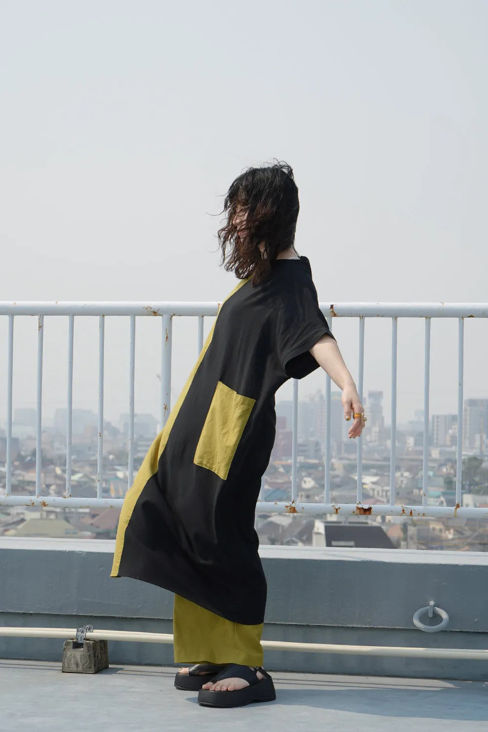 【LILA n’ citta】リネンレーヨンバイカラーワンピース