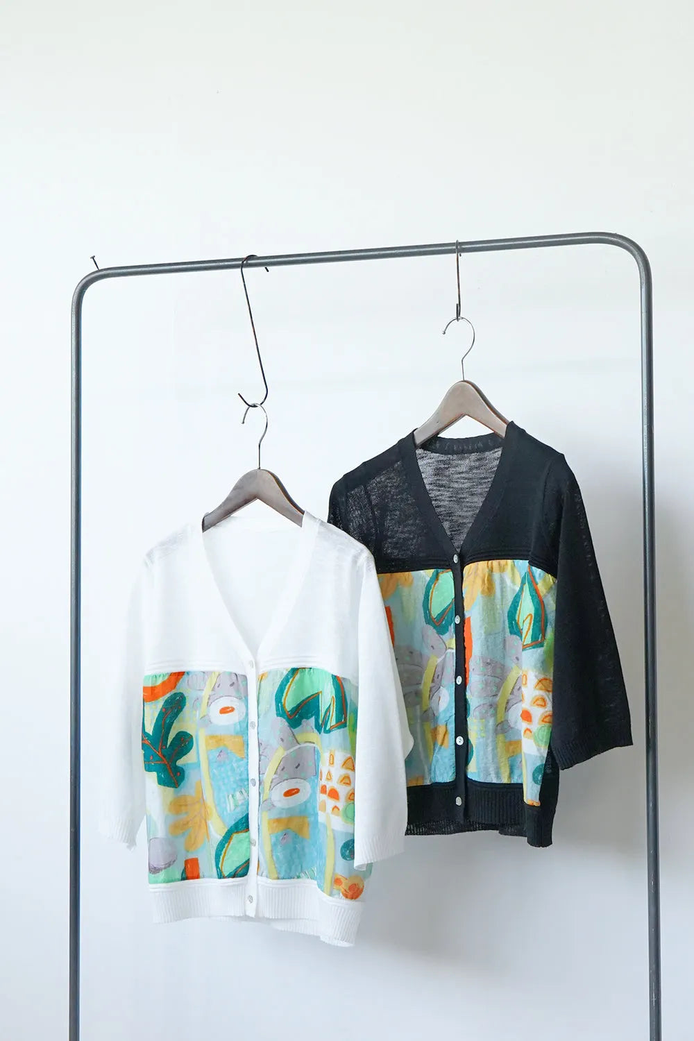 幾何学プリント切替カーデ