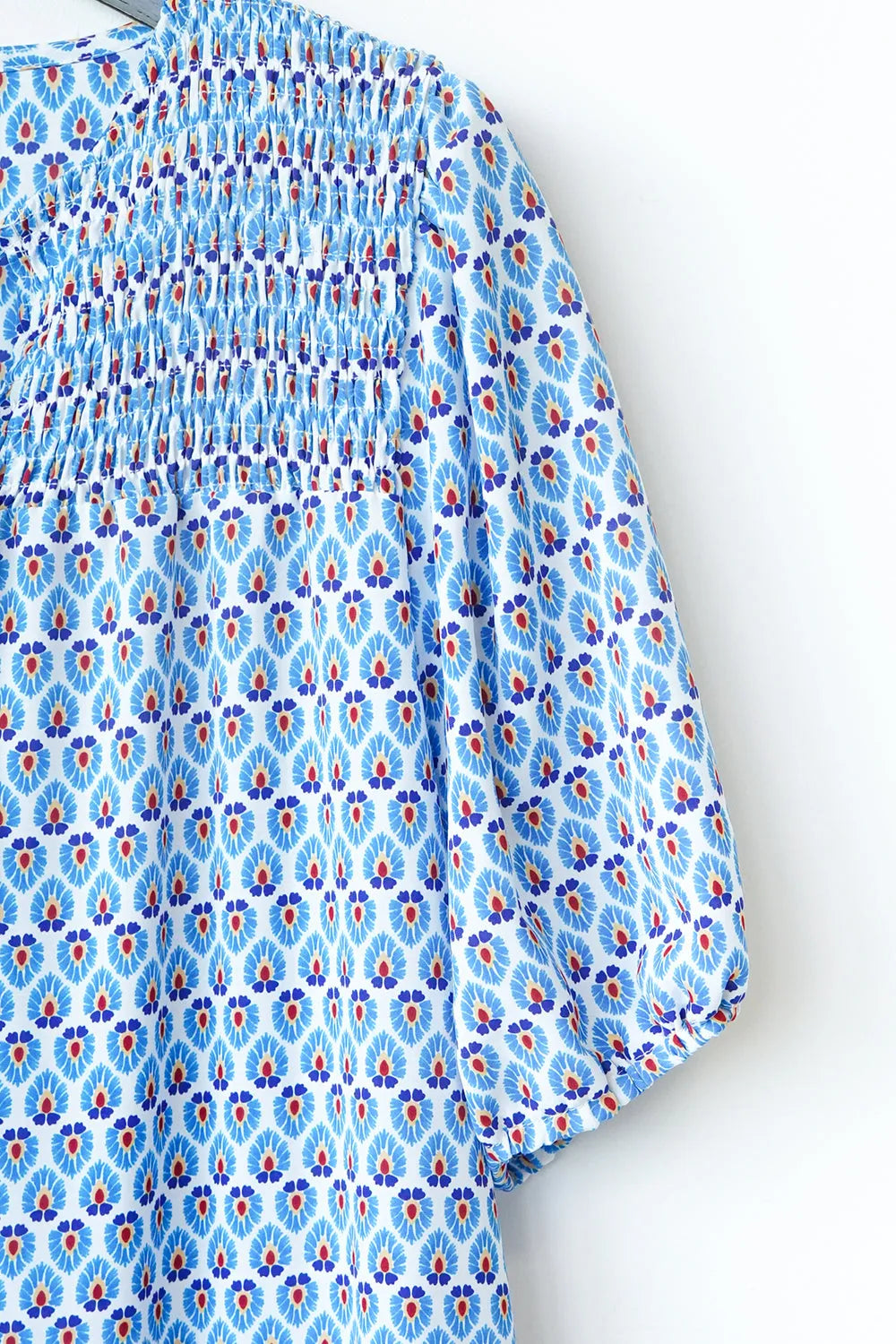 ボタニカル柄ネックシャーリングティアードワンピース