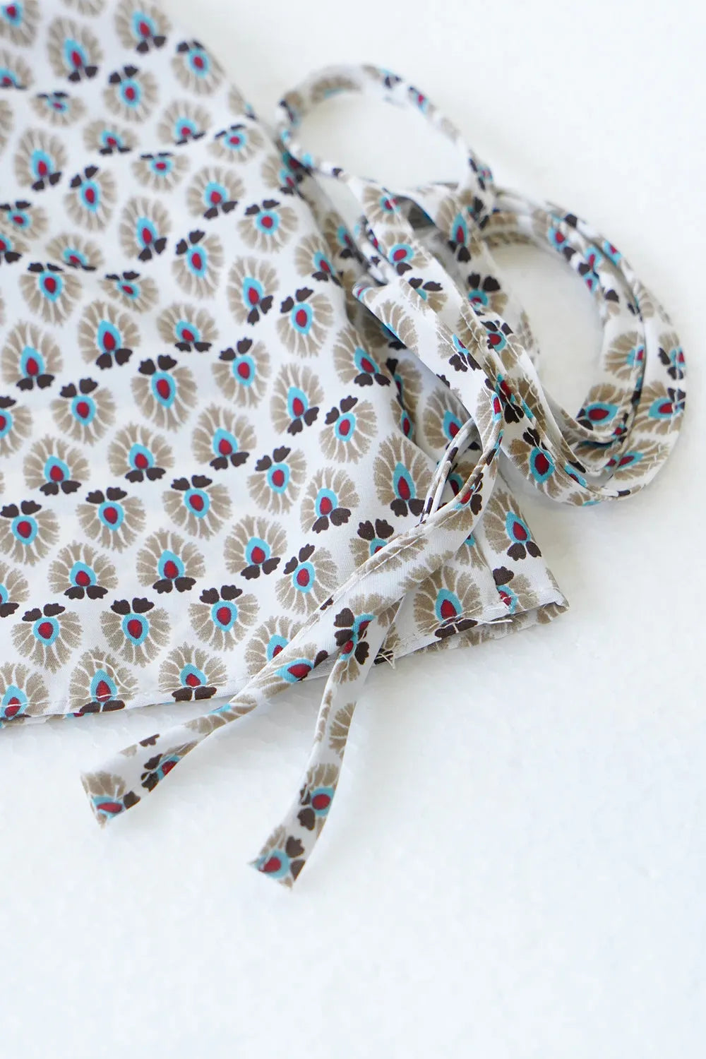 ボタニカル柄ネックシャーリングティアードワンピース