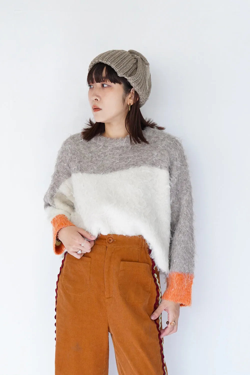 ウェーブ配色ショートニット