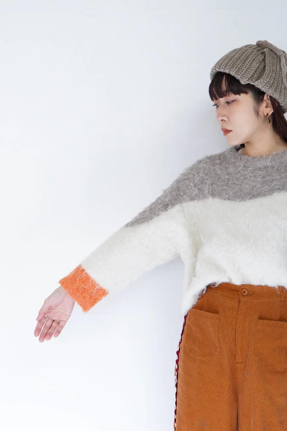 ウェーブ配色ショートニット