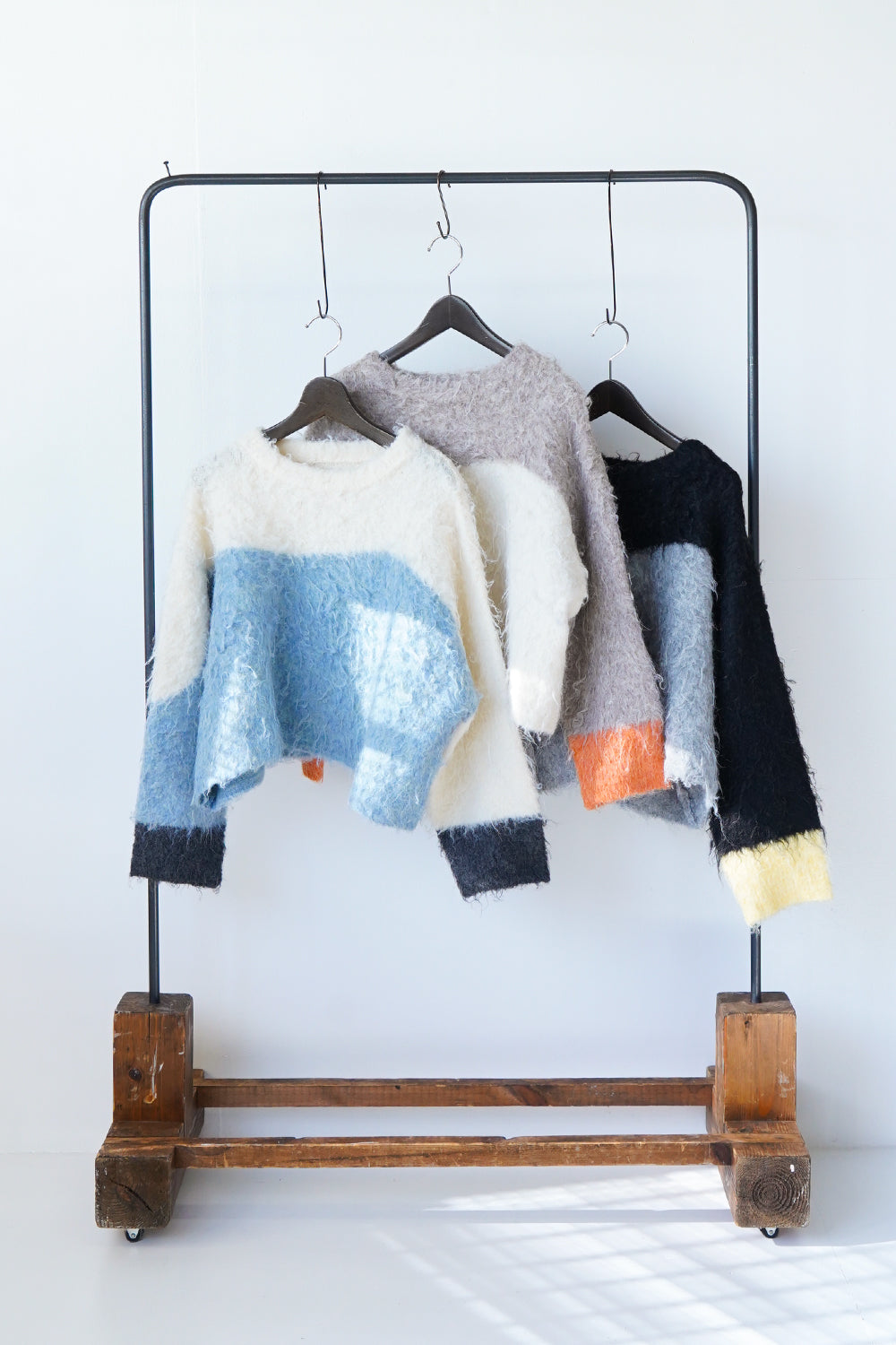 ウェーブ配色ショートニット