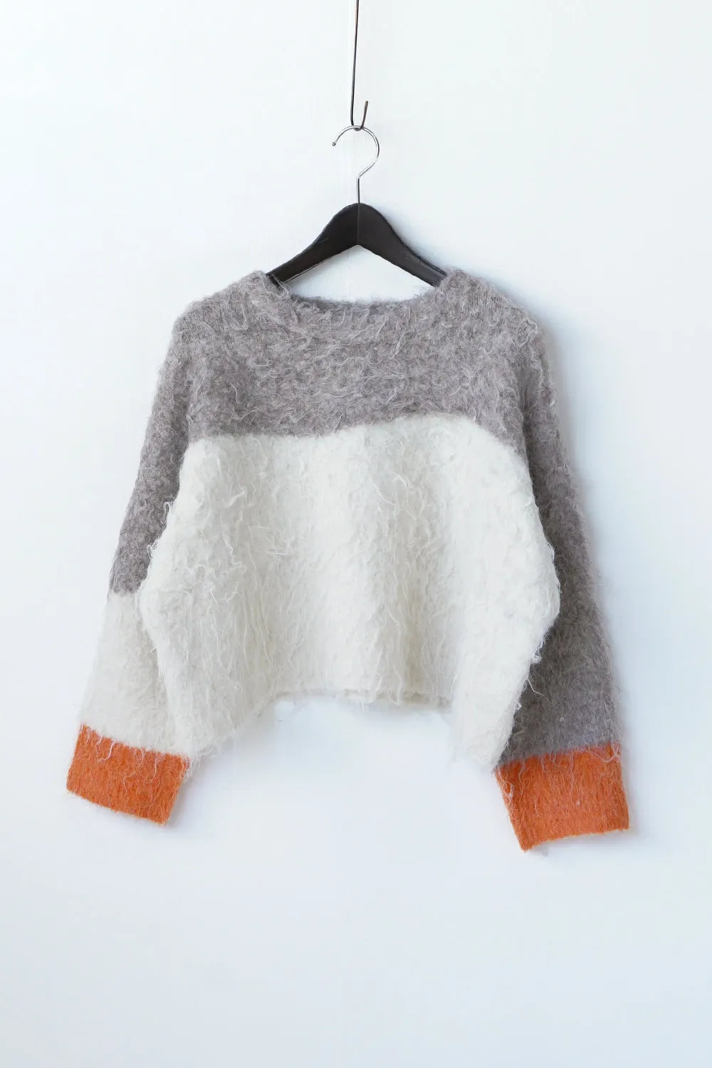 ウェーブ配色ショートニット