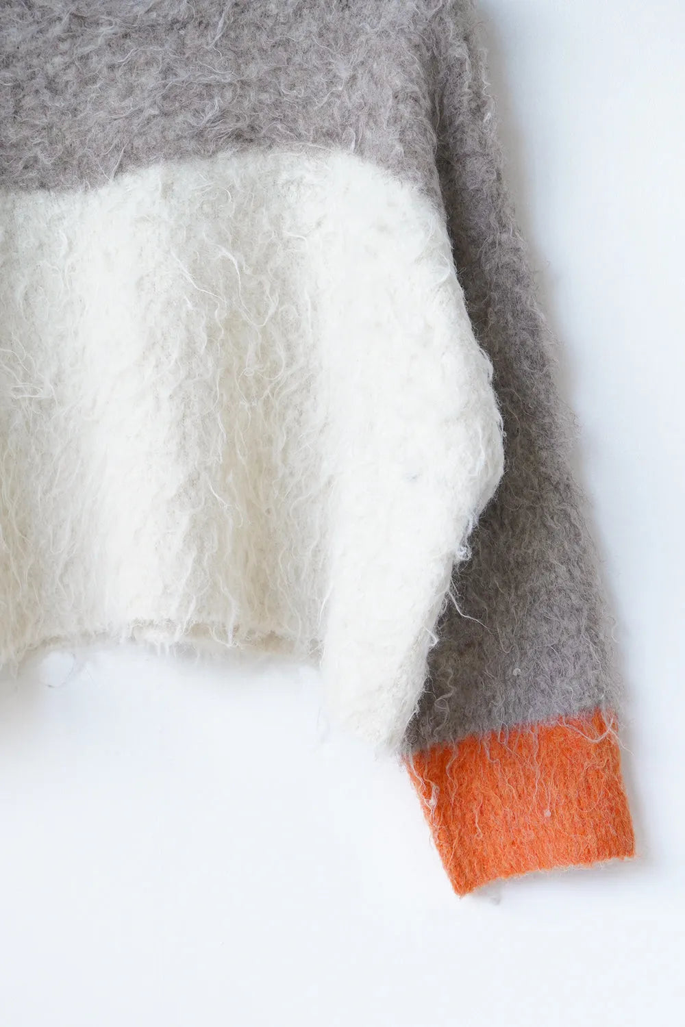 ウェーブ配色ショートニット