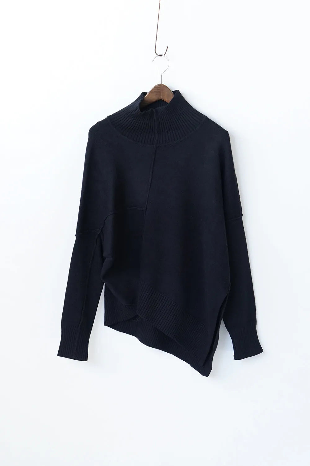 【MICALLE MICALLE】アンバランス変形タートルニット