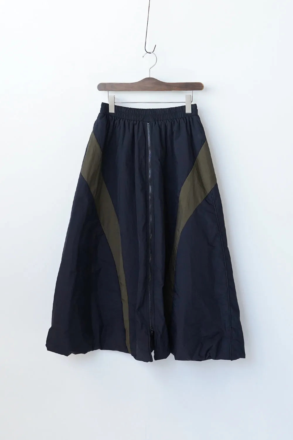 サイドラインフロントジップ中綿バルーンスカート