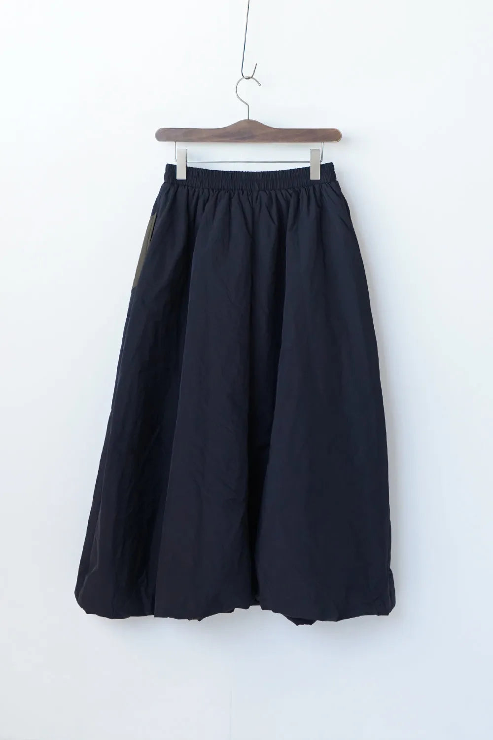 サイドラインフロントジップ中綿バルーンスカート