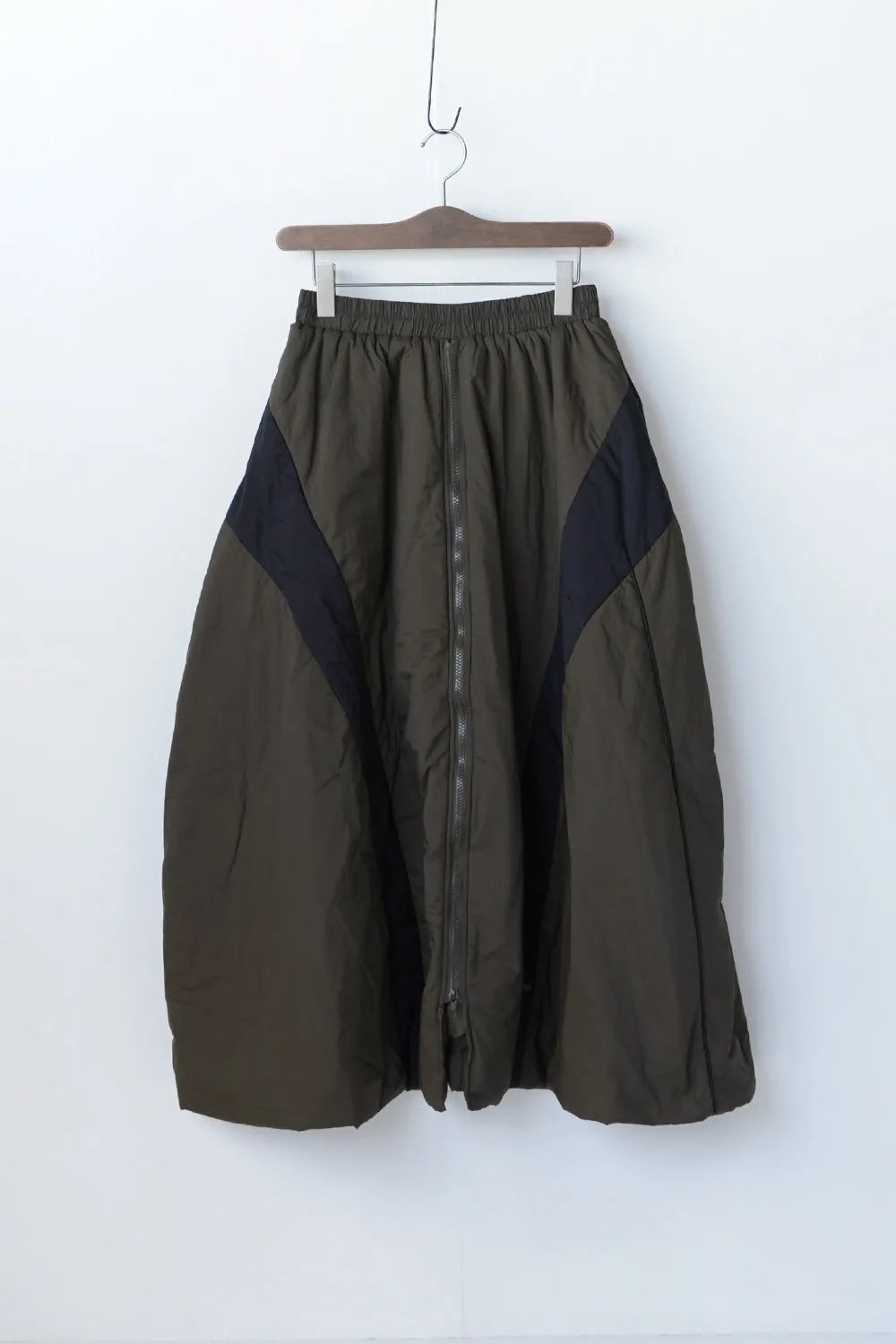 サイドラインフロントジップ中綿バルーンスカート