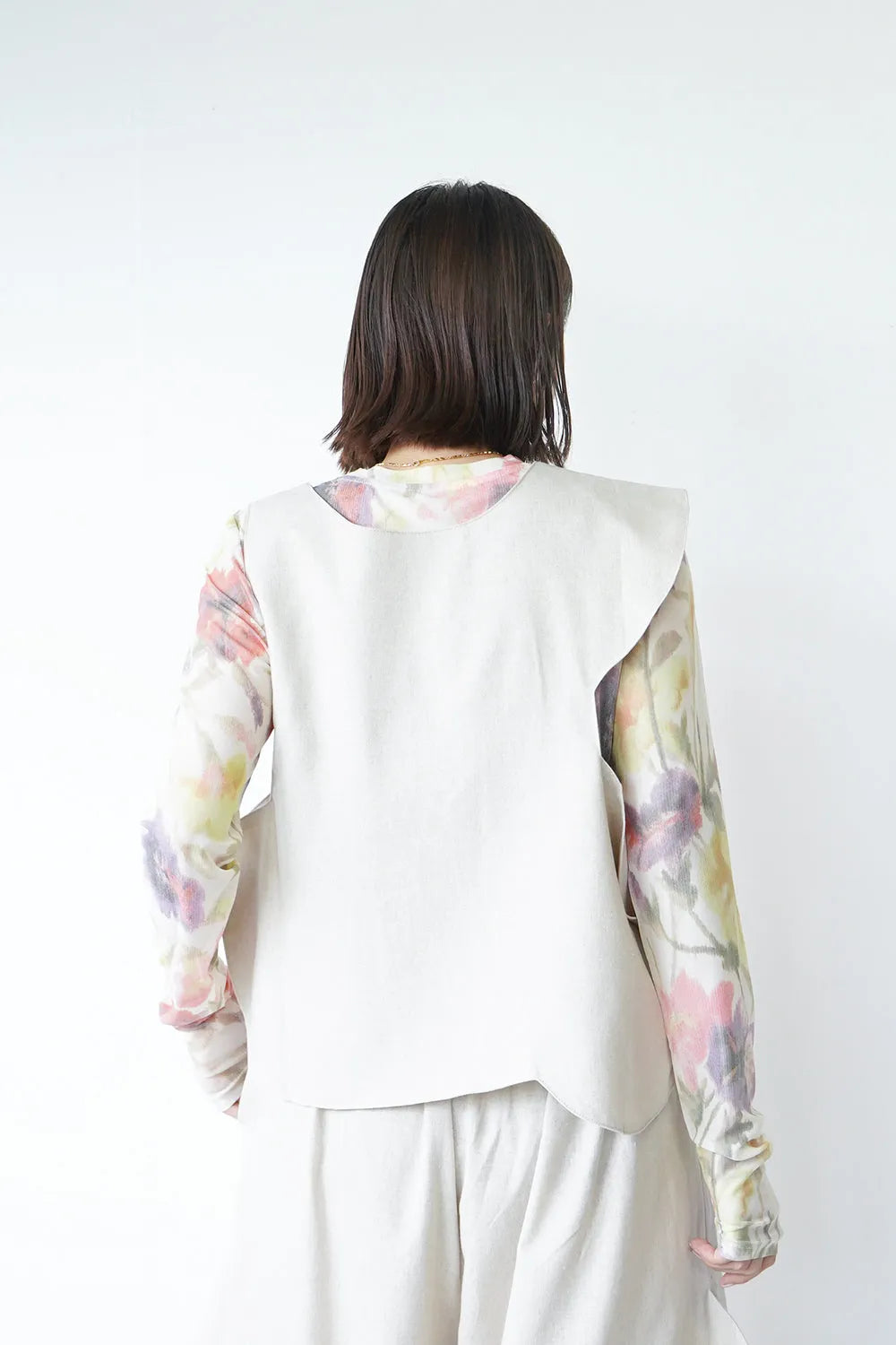 アシメスカラップ麻混ベスト