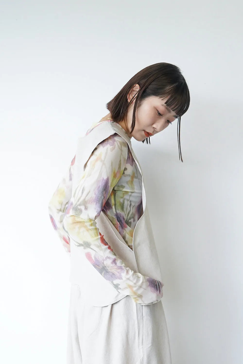 アシメスカラップ麻混ベスト