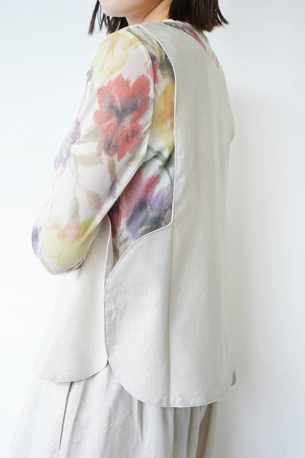 アシメスカラップ麻混ベスト