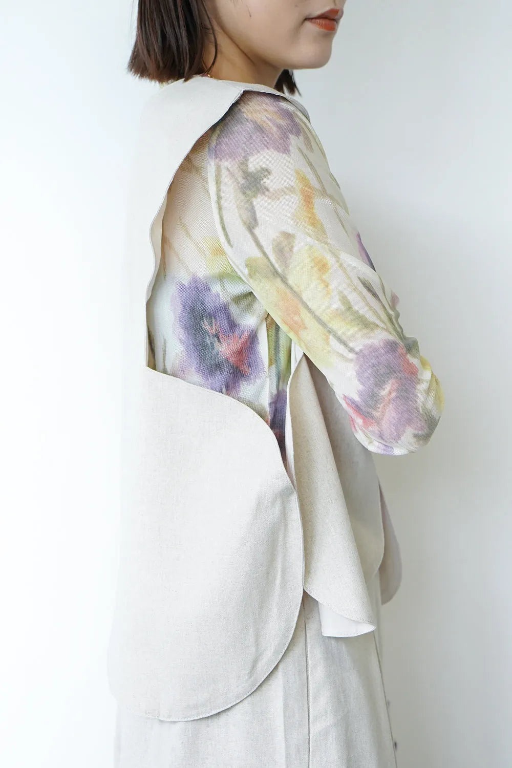 アシメスカラップ麻混ベスト