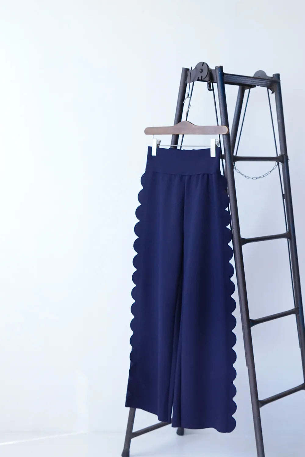 サイドスカラップパンツ