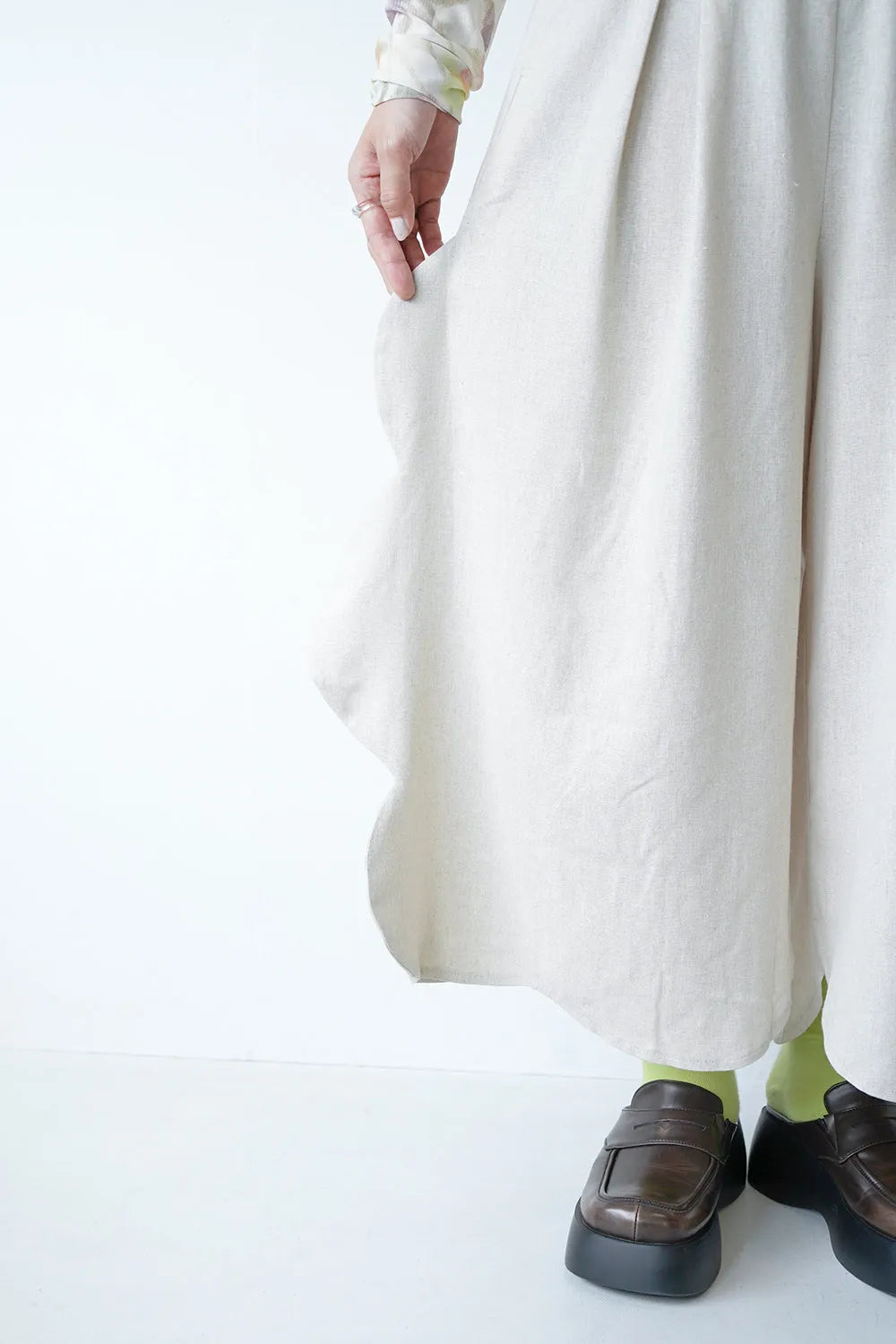 サイドスカラップ麻混パンツ