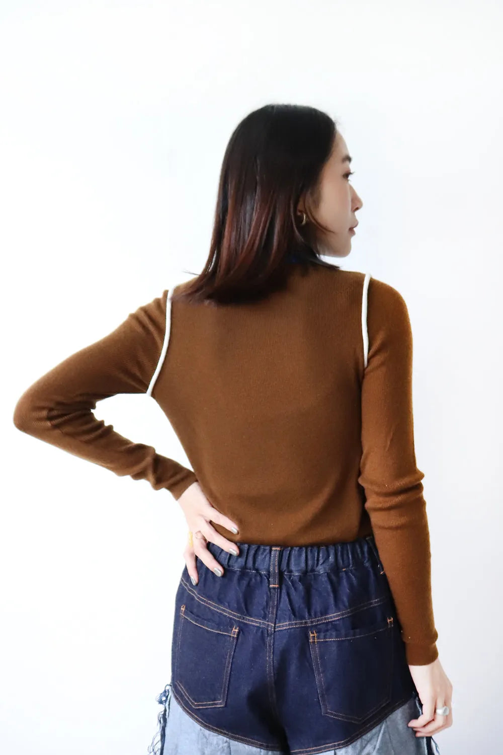 ホワイトライン配色ニットソー